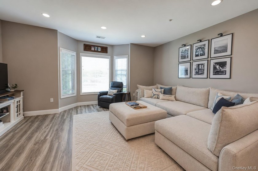 Comfortable and spacious condo in Oak Creek Commons. Fantastic 2 - photo 5
