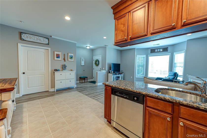 Comfortable and spacious condo in Oak Creek Commons. Fantastic 2 - photo 6
