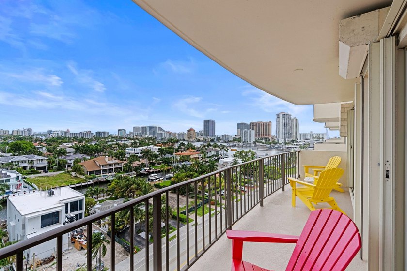 ABSOLUTELY GORGEOUS WATERFRONT CONDO | BREATHTAKING INTRACOASTAL - photo 18