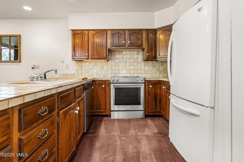 Compelling value in an exclusive, private section of the Vail - photo 9