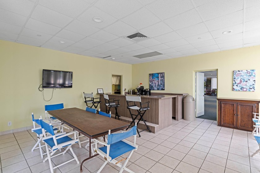 ABSOLUTELY GORGEOUS WATERFRONT CONDO | BREATHTAKING INTRACOASTAL - photo 26