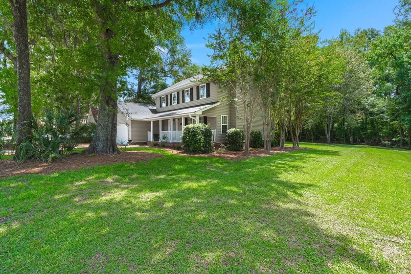 Nestled on a beautiful lot in the established Shadowmoss - photo 31