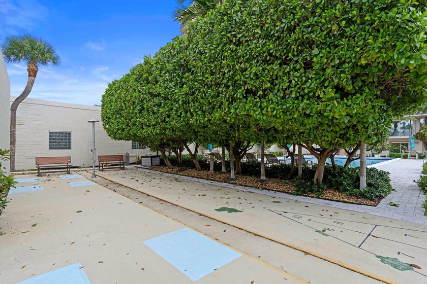 ABSOLUTELY GORGEOUS WATERFRONT CONDO | BREATHTAKING INTRACOASTAL - photo 33