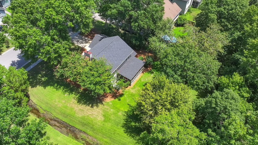 Nestled on a beautiful lot in the established Shadowmoss - photo 35