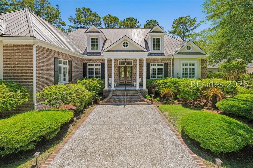 A refined luxury residence in Colleton River Club offering - photo 2