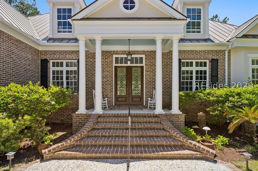 A refined luxury residence in Colleton River Club offering - photo 5