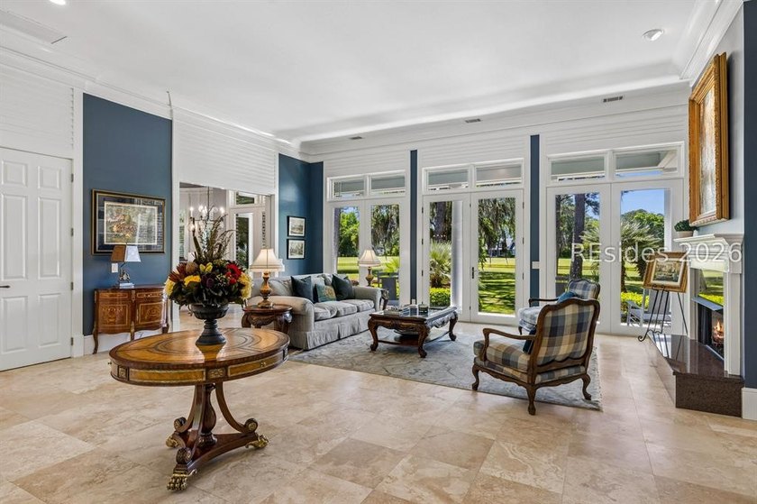 A refined luxury residence in Colleton River Club offering - photo 10