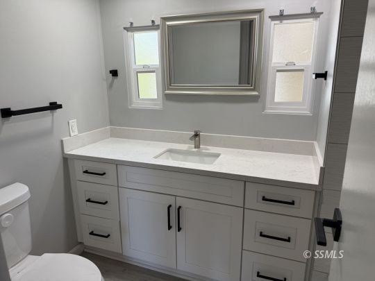 Tastefully Updated Remodel! Home has Gorgeous Shaker Cabinets - photo 9