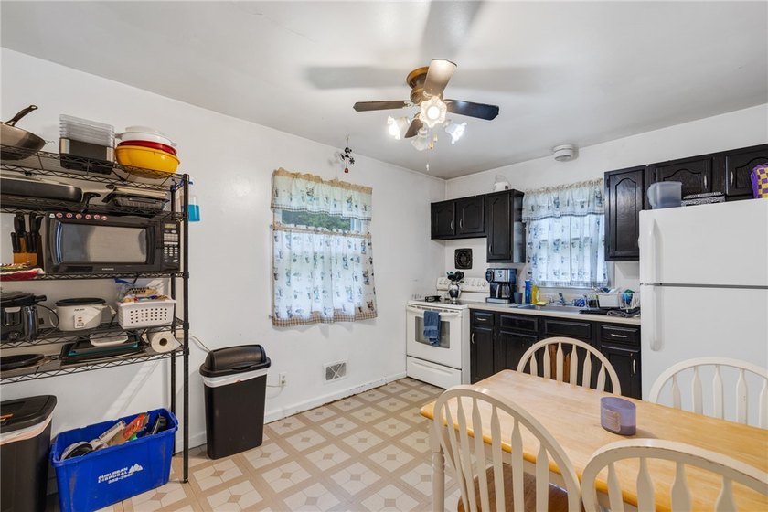 Great opportunity for an owner-occupant or investor! This - photo 12