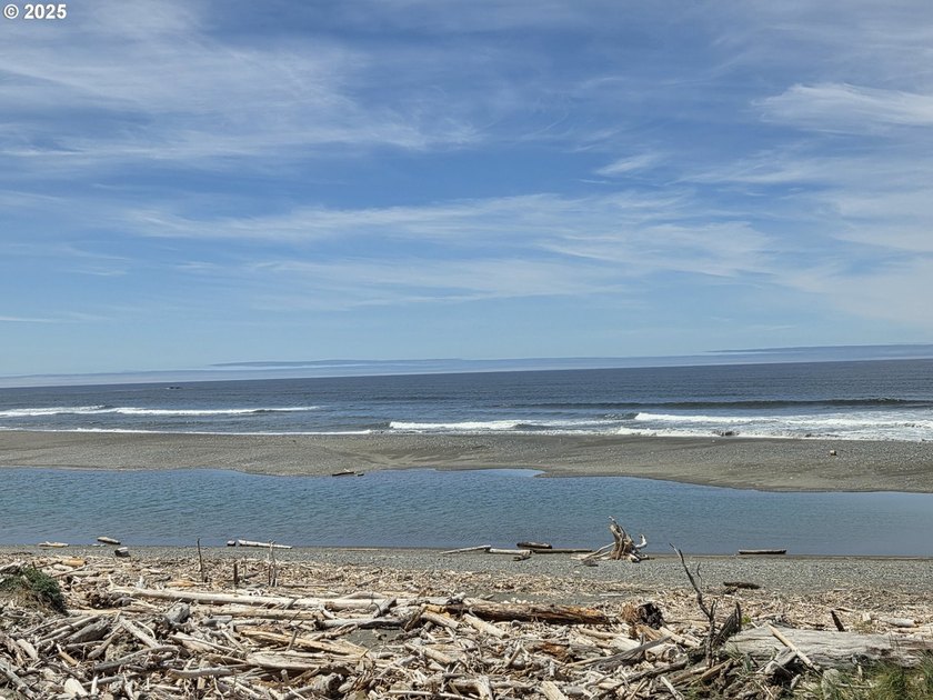 Prime Oceanfront Vacation Rental - Fully Furnished &amp; Turnkey! - photo 12