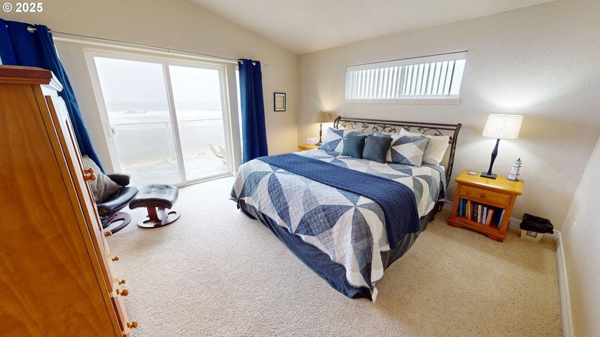 Prime Oceanfront Vacation Rental - Fully Furnished &amp; Turnkey! - photo 13
