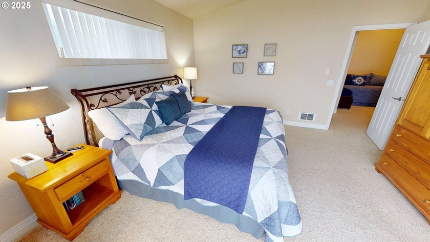 Prime Oceanfront Vacation Rental - Fully Furnished &amp; Turnkey! - photo 14
