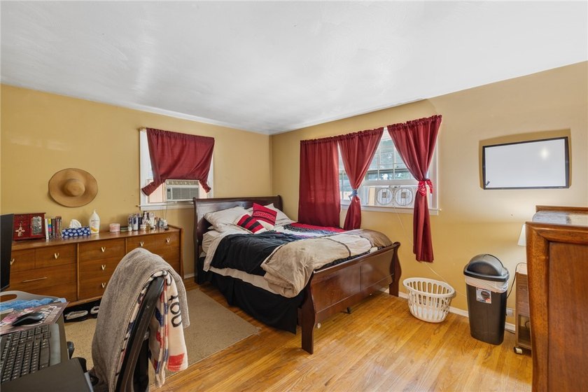Great opportunity for an owner-occupant or investor! This - photo 16