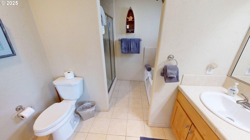 Prime Oceanfront Vacation Rental - Fully Furnished &amp; Turnkey! - photo 17