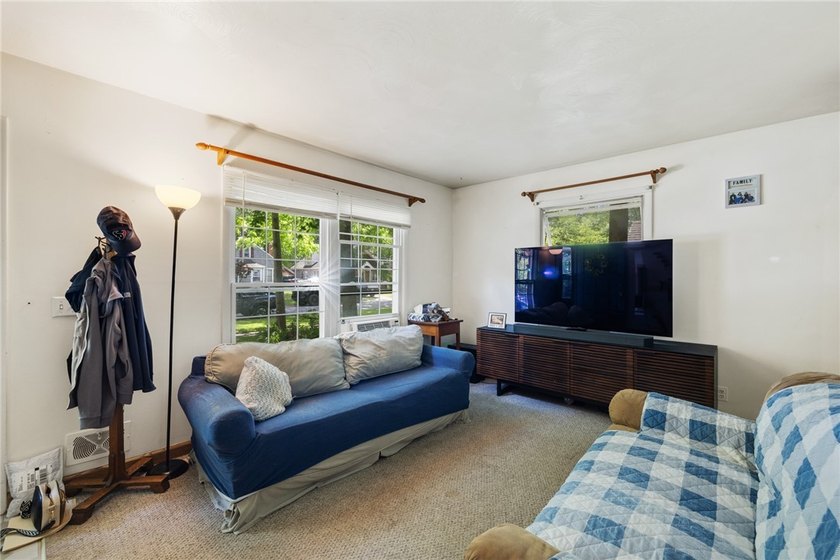 Great opportunity for an owner-occupant or investor! This - photo 22
