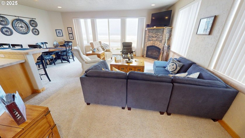 Prime Oceanfront Vacation Rental - Fully Furnished &amp; Turnkey! - photo 25