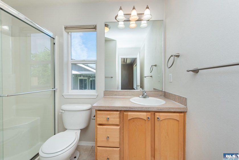 Beautiful one owner home in Sun Meadows located just east of - photo 29