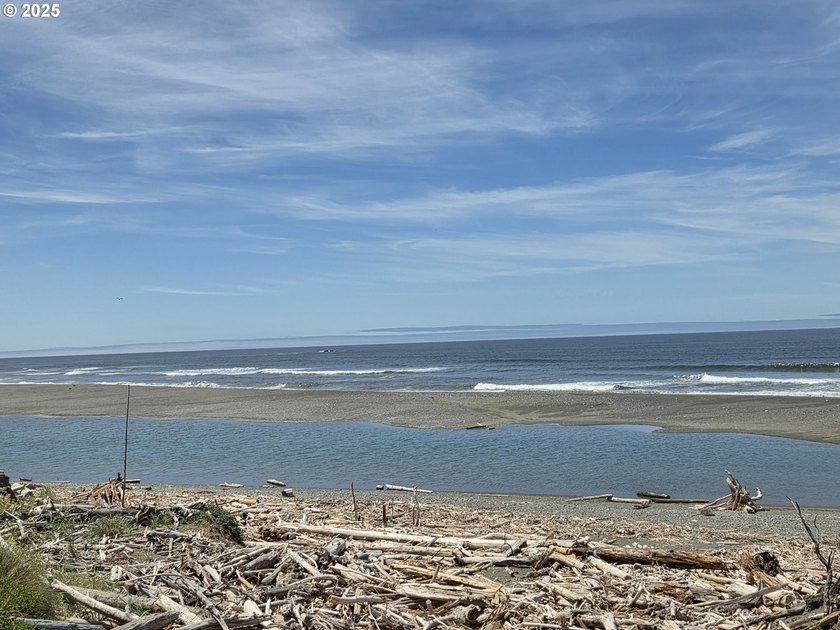 Prime Oceanfront Vacation Rental - Fully Furnished &amp; Turnkey! - photo 37