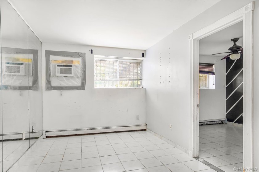 Spacious 1-bedroom condo in a desirable Canarsie community - photo 5
