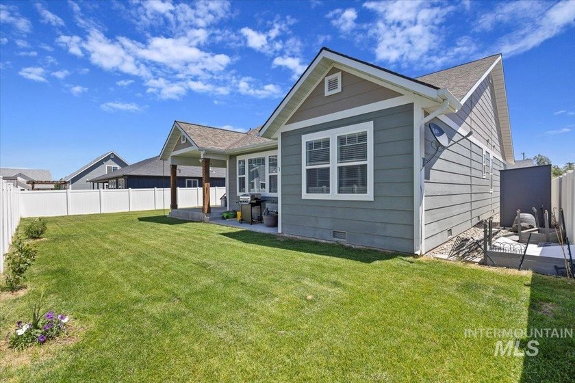 Welcome to 919 Victory Drive in the desirable Clover Creek - photo 26