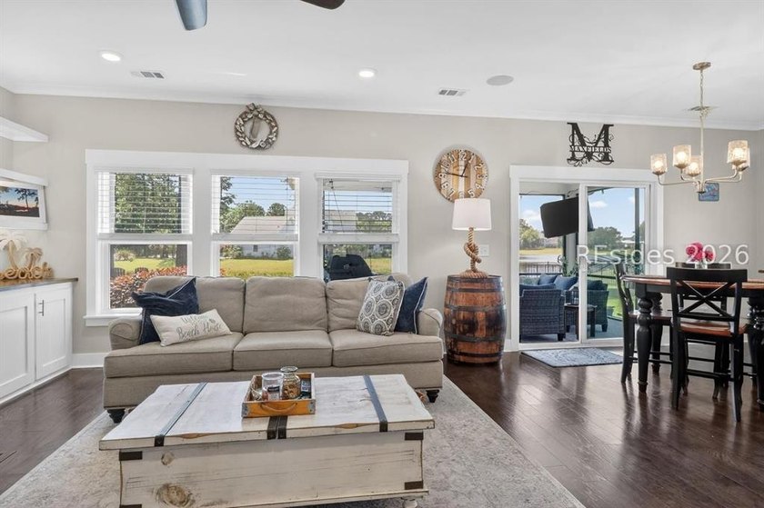 Welcome home to 24 Daffodil Farm Way, a stunning 2020 built home - photo 8