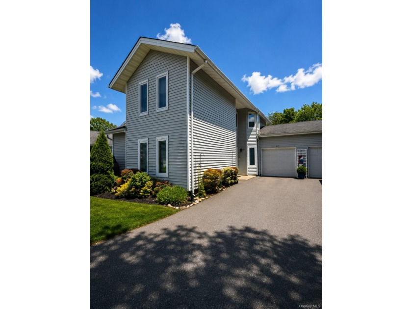 Bring your key &amp; move right into this 3-bedroom, 2.5 bath - photo 2