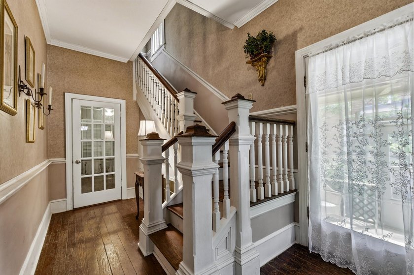 A 123 year old adorable Historic District re-do, just two blocks - photo 6