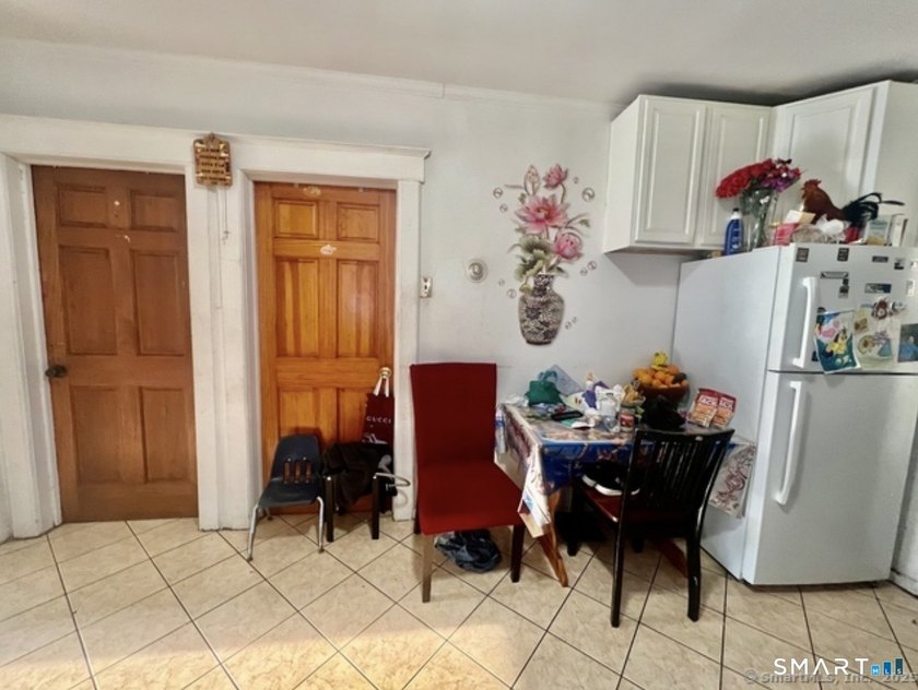 Rental Income $3,600 + $2,600. Cap Rate 7%+. Spacious Stamford 2 - photo 18