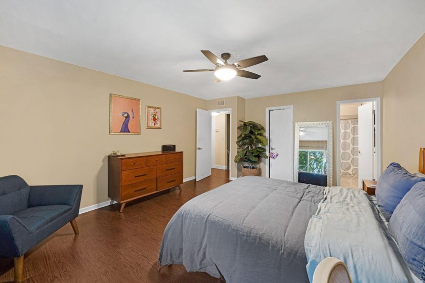Enjoy the best of Davie living in this beautiful two-story - photo 19