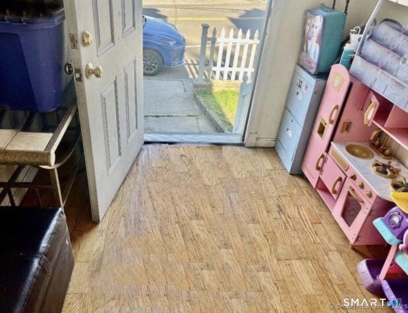 Rental Income $3,600 + $2,600. Cap Rate 7%+. Spacious Stamford 2 - photo 24