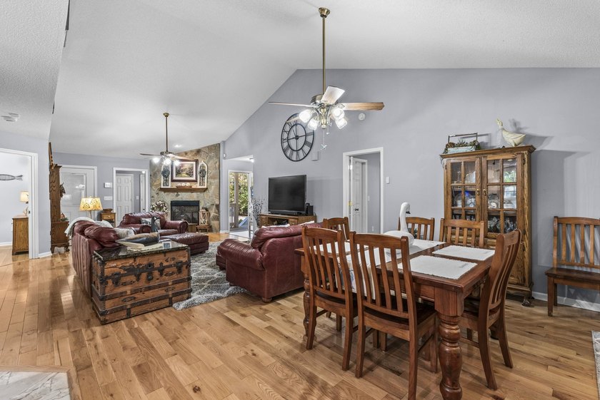ONE LEVEL RANCH IN EXCELLENT CONDITION IN AWESOME LAKE - photo 29