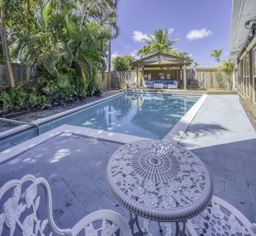 Welcome to your dream home! with No HOA ! This expansive 3Br - photo 3