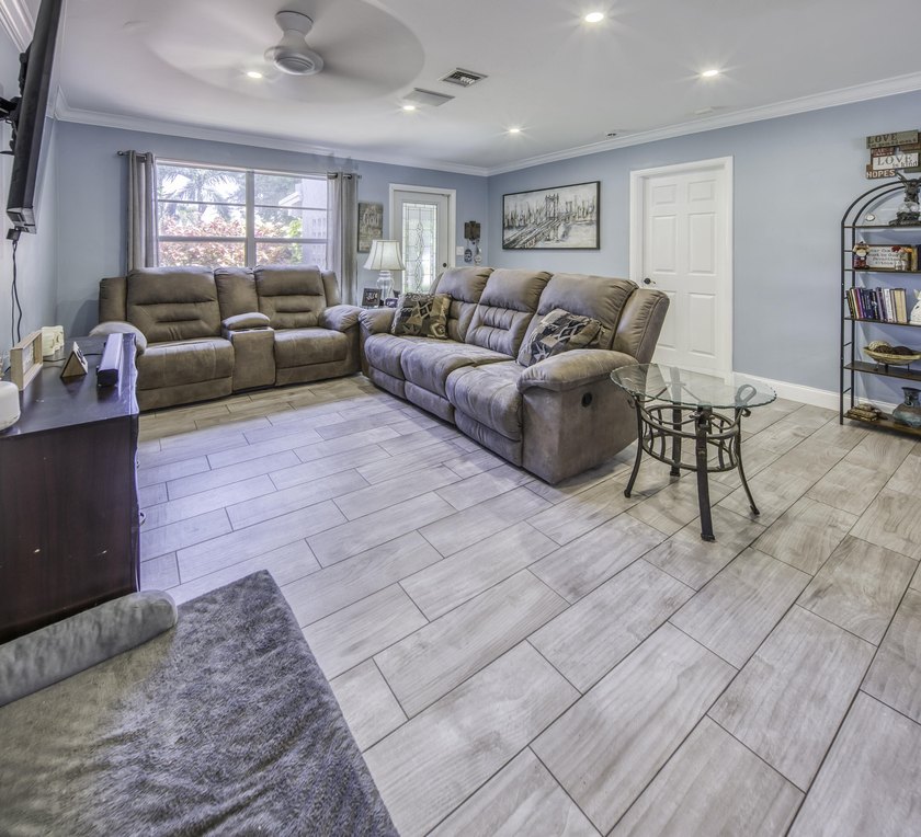 Welcome to your dream home! with No HOA ! This expansive 3Br - photo 6