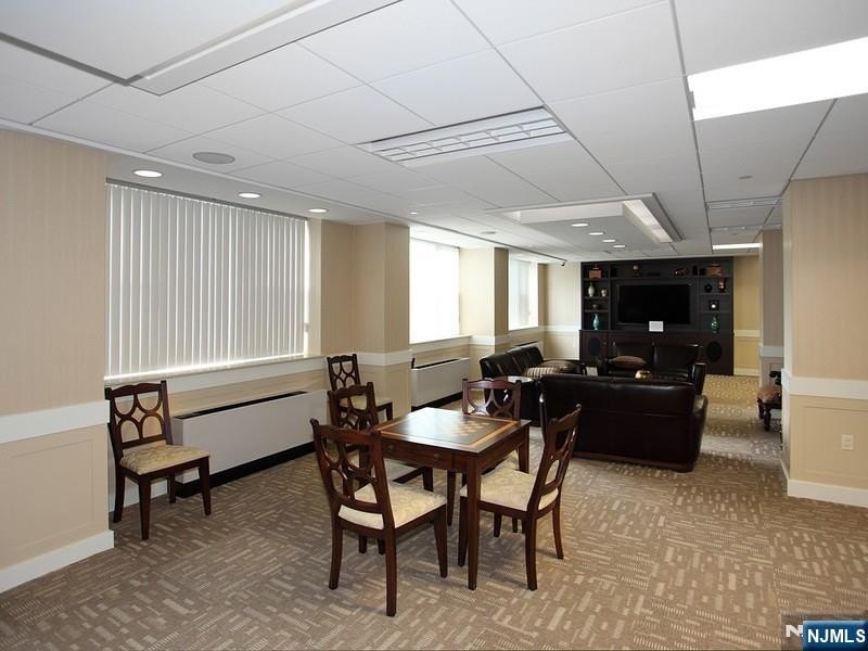 Bright, west facing 2 BR, 2 Bath coop in the heart of Fort Lee - photo 7