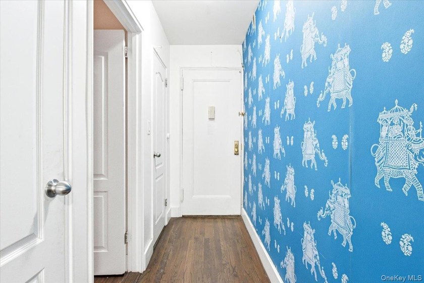 Spacious Living Meets Everyday Convenience at The New Yorker! - photo 3