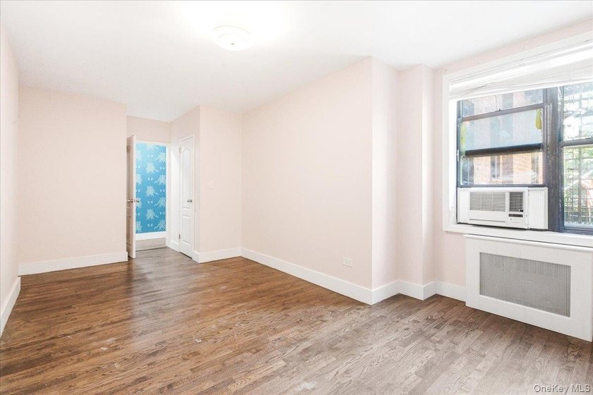 Spacious Living Meets Everyday Convenience at The New Yorker! - photo 9