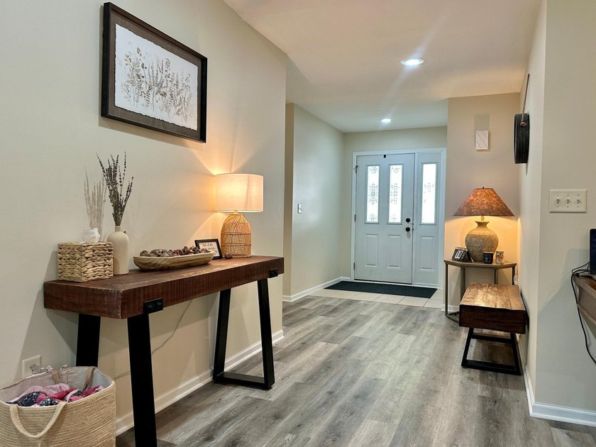 Beautifully maintained one-level living with modern updates - photo 10