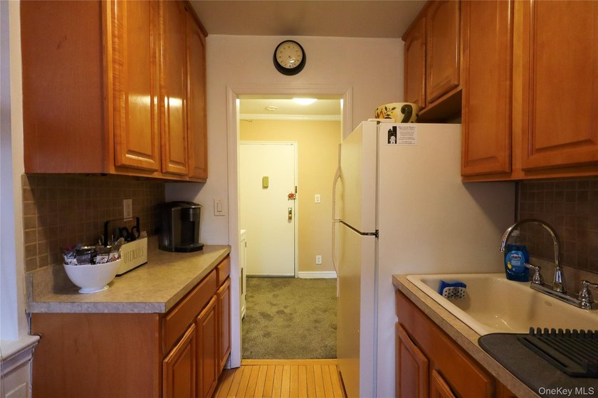Tastefully designed, well-maintained, and impeccably clean, this - photo 11