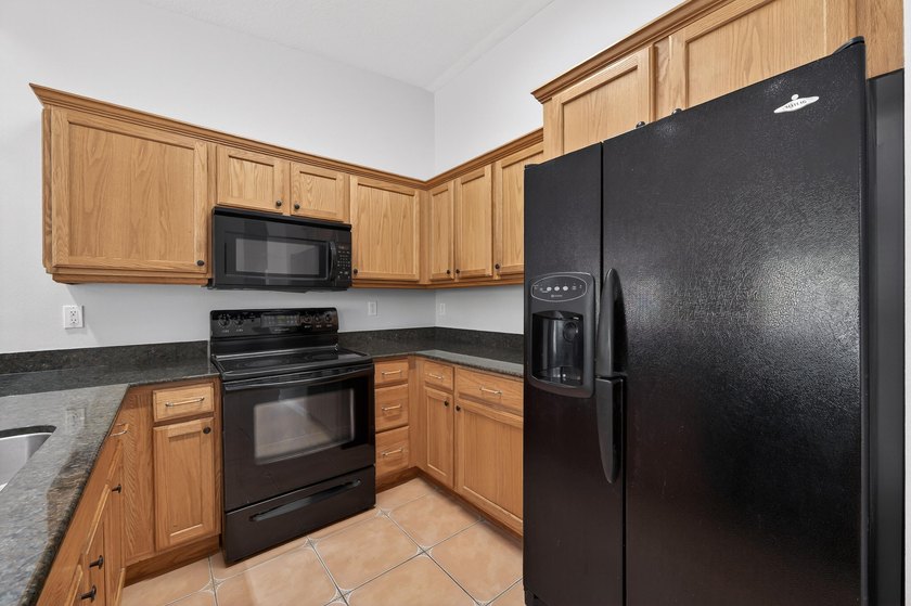 REDUCED! Welcome home to this 4 bedroom, 2 1/2 bath CBS home - photo 12