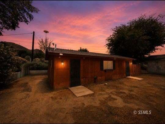 Fresh updates, flexible space, and mountain charm awaits! This - photo 2