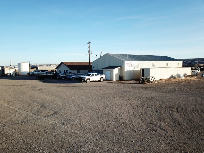 Prime 9-acre fully fenced commercial property! Office building - photo 22