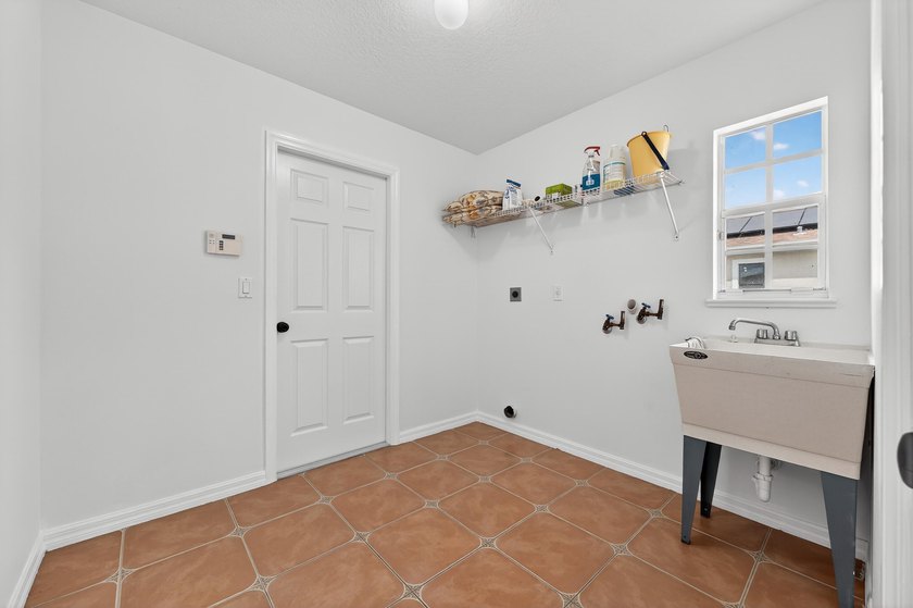REDUCED! Welcome home to this 4 bedroom, 2 1/2 bath CBS home - photo 28