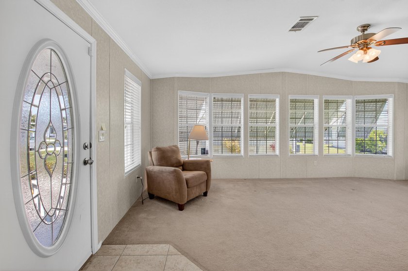 Beautifully maintained 2012 manufactured home offering over 1 - photo 34