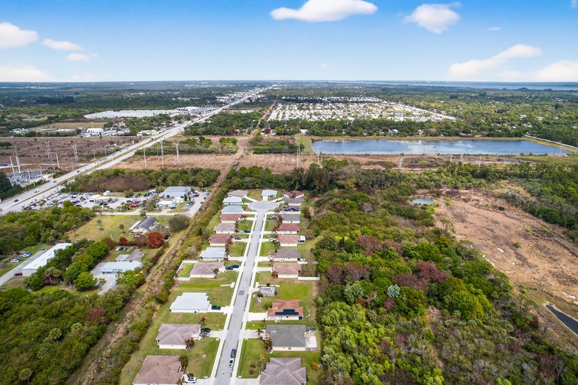 REDUCED! Welcome home to this 4 bedroom, 2 1/2 bath CBS home - photo 35