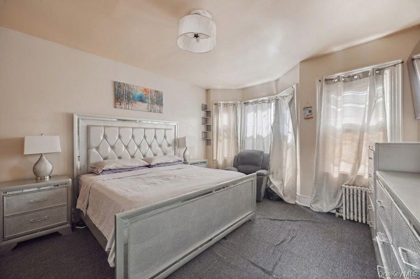 JUST LISTED! SPACIOUS 3 BEDROOM, 2 BATH HOME IN BRONX NY 10452! - photo 5