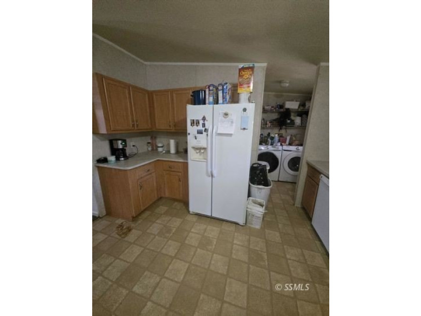 Priced to Sell! This well-maintained 3-bedroom, 2-bath home - photo 8