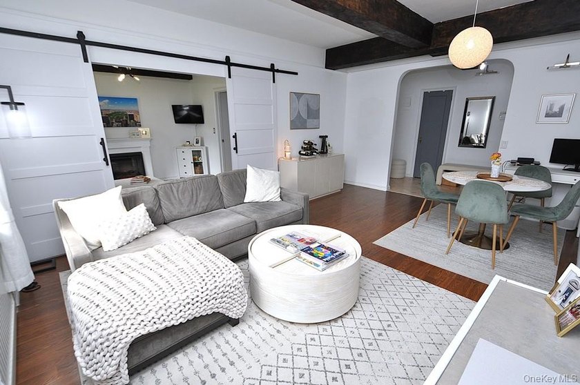 Step into this beautifully renovated 2-bedroom, 2-bath residence - photo 8