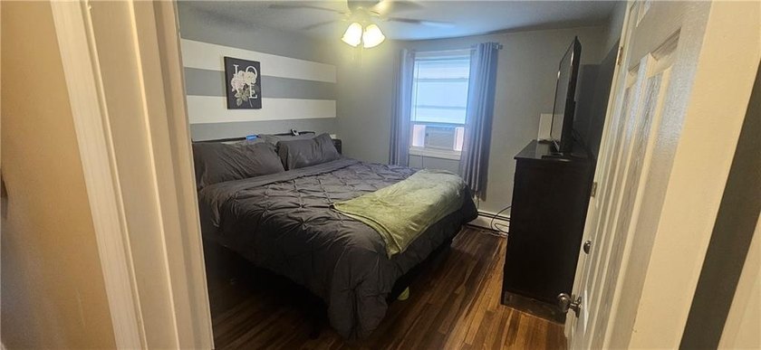 Sharp, renovated 3 bedroom ranch located in a great area which - photo 14