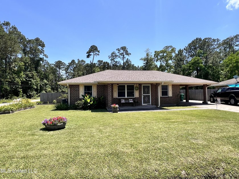 Your New Home Awaits! This charming 3-bedroom, 1.5-bath home - photo 16
