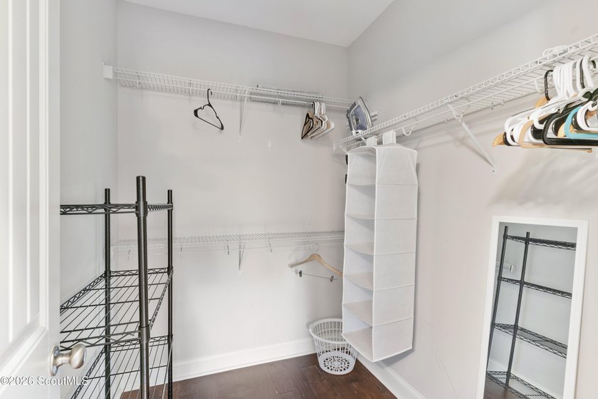 Rare opportunity to own a penthouse (top floor) in the Village - photo 18